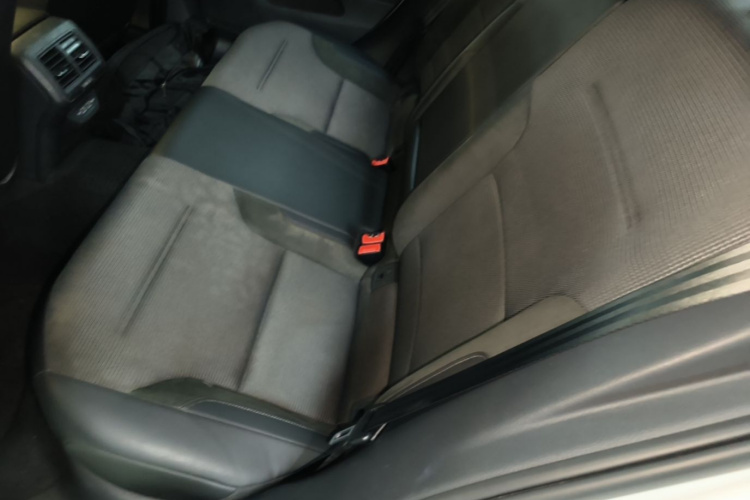 Volkswagen Golf 2020 car image #17