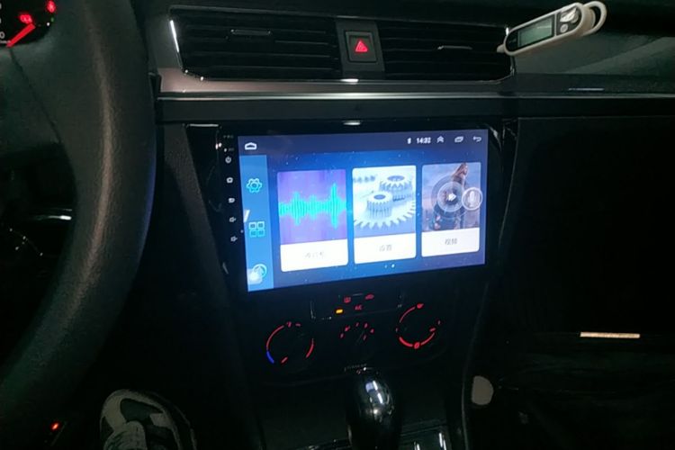 Volkswagen Bora 2020 immagine di auto #13