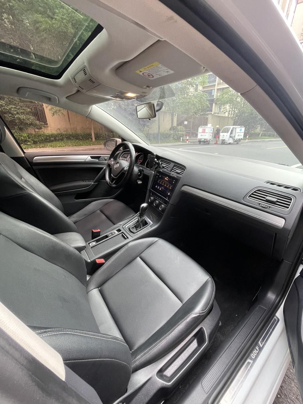 Volkswagen Golf 2020 car image #10