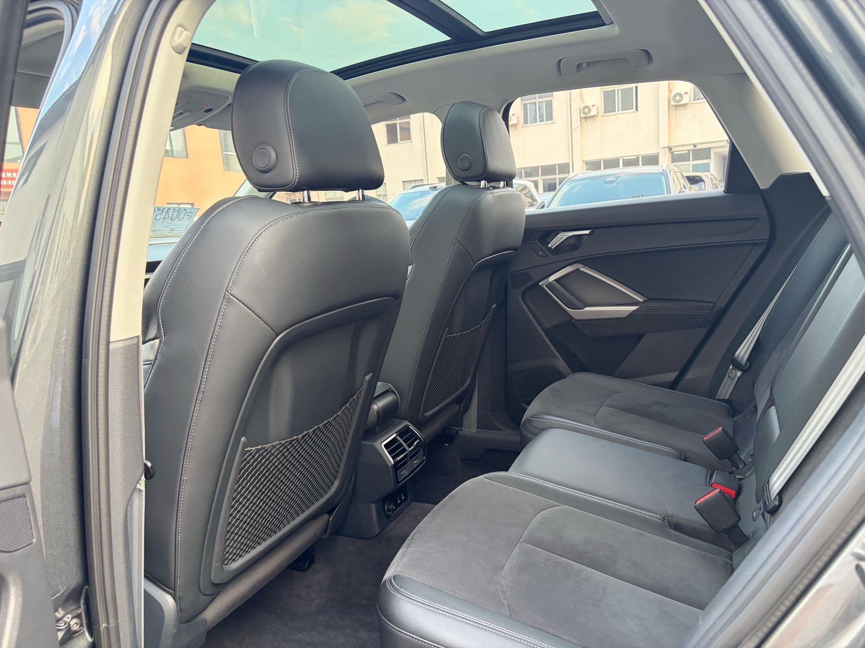 Audi Q3 2021 car image #6