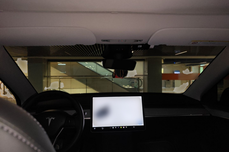 Tesla Model Y 2024 #12 Tesla Model Y 2024 car image #12