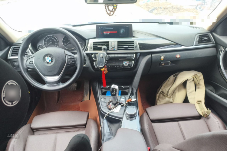 BMW 3 Series 2018 immagine di auto #11