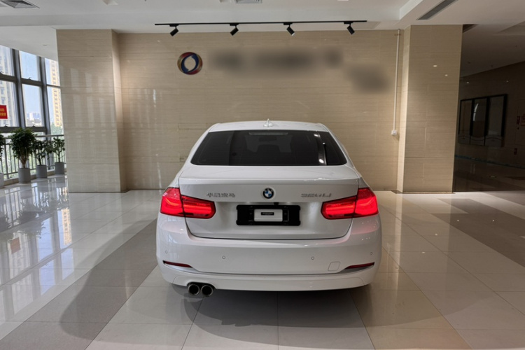 BMW 3 Series 2019 #9 BMW 3 Series 2019 car image #9