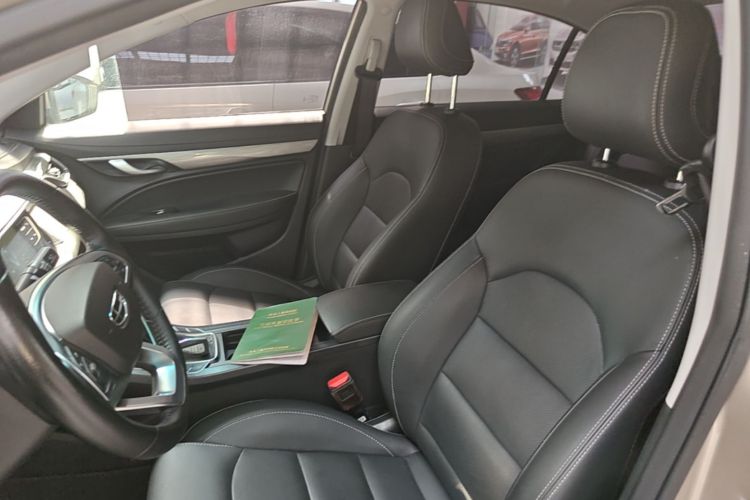GEELY Emgrand 2019 #15 GEELY Emgrand 2019 car image #15