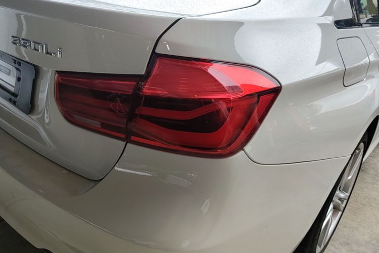 BMW 3 Series 2018 #8 BMW 3 Series 2018 car image #8