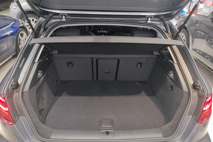Audi A3 2019 car image #19