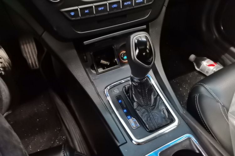 GEELY Emgrand 2017 immagine di auto #16