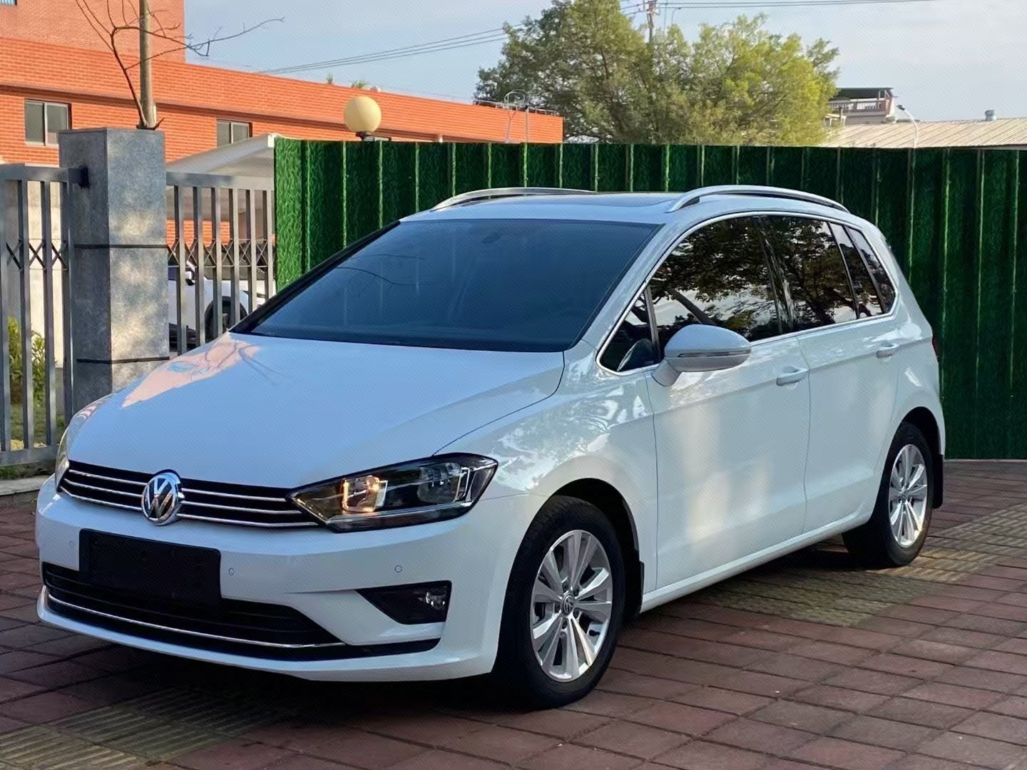 2019 immagine di auto 