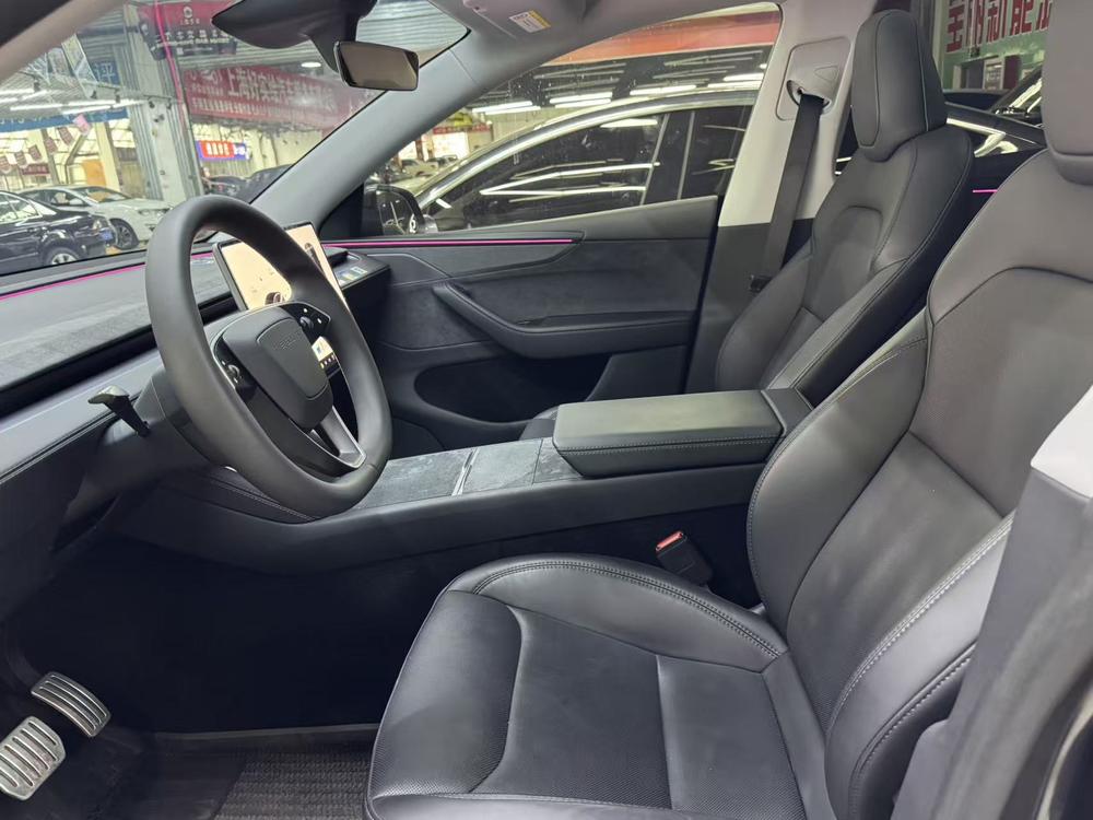 Tesla Model Y 2025 #11 Tesla Model Y 2025 immagine di auto #11