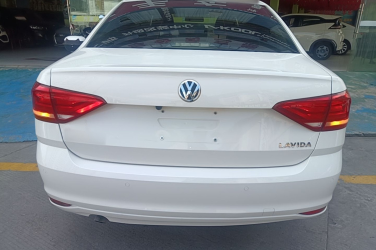 Volkswagen Lavida 2019 #4 Volkswagen Lavida 2019 car image #4