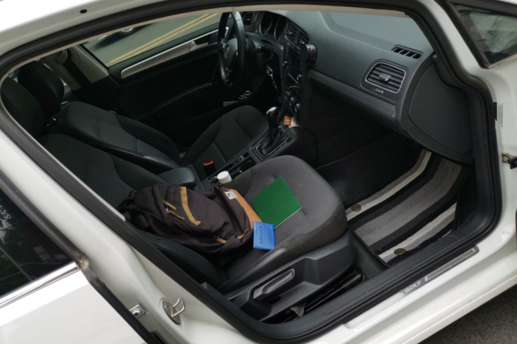Volkswagen Golf 2018 car image #23