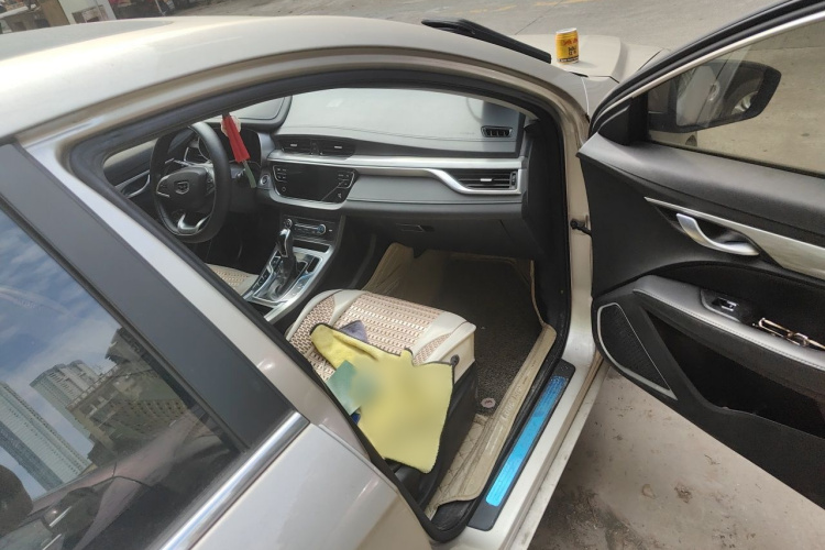 GEELY Emgrand 2019 car image #27