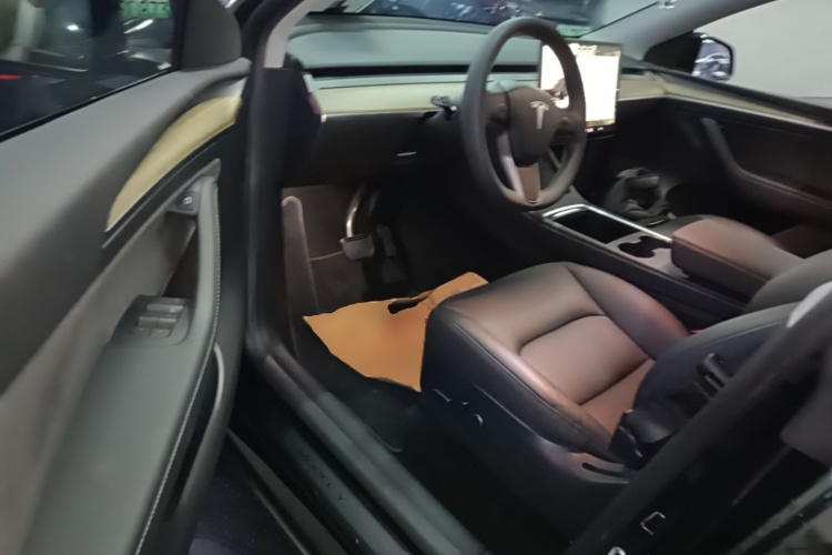 Tesla Model Y 2023 #16 Tesla Model Y 2023 car image #16