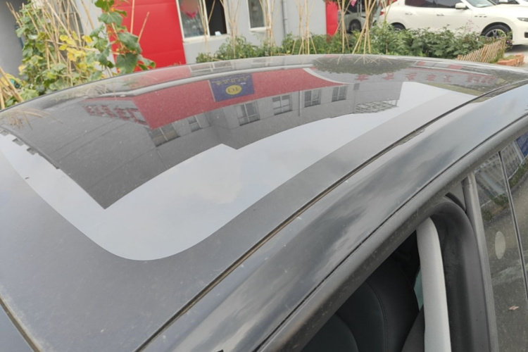 Tesla Model Y 2025 #25 Tesla Model Y 2025 car image #25