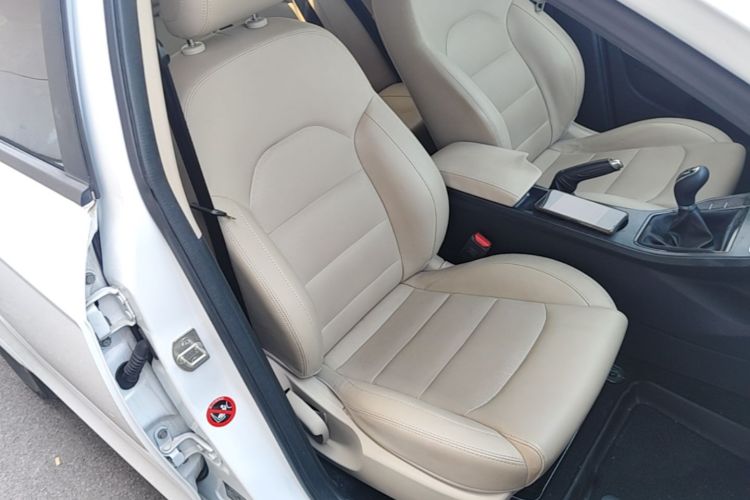 GEELY Emgrand 2019 #24 GEELY Emgrand 2019 car image #24