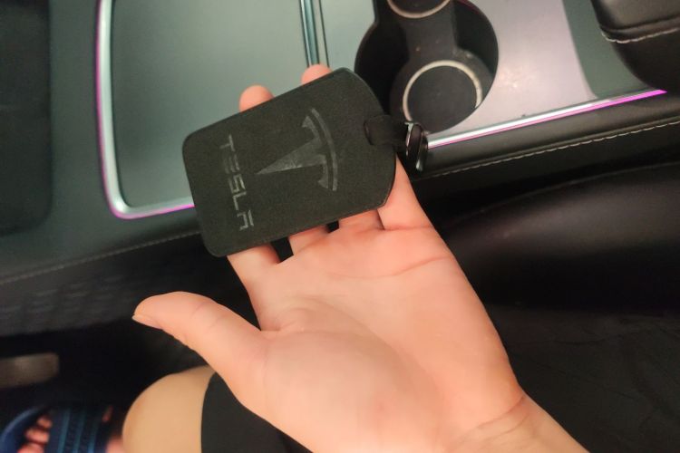 Tesla Model Y 2022 car image #9