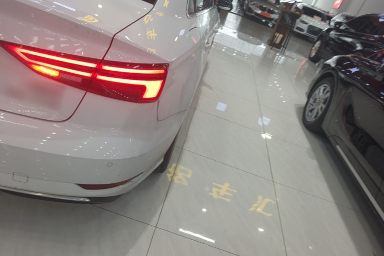 Audi A3 2019 car image #8