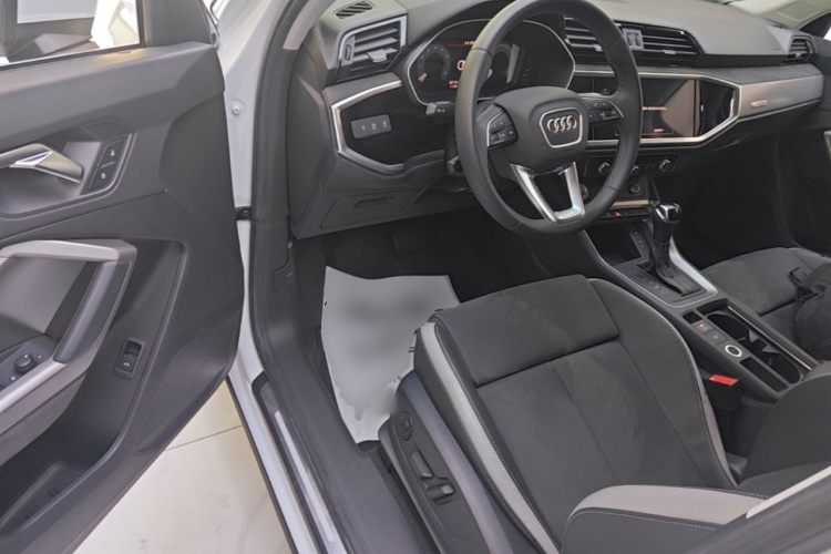 Audi Q3 2023 #16 Audi Q3 2023 car image #16