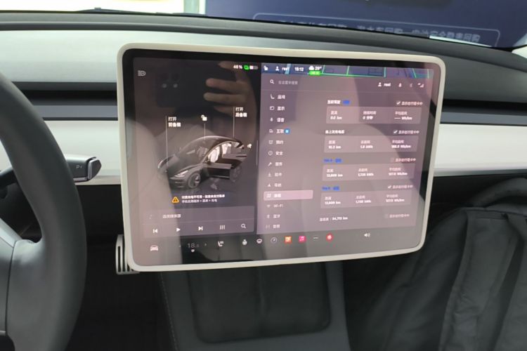 Tesla Model 3 2023 car image #13