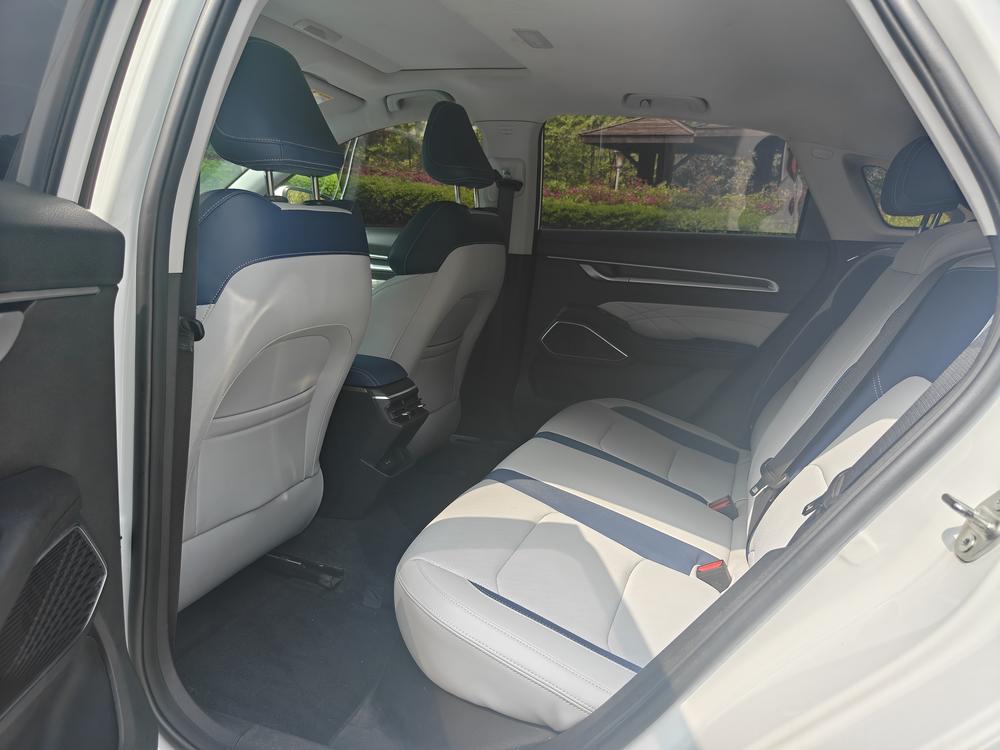 GEELY Emgrand 2023 #10 GEELY Emgrand 2023 car image #10