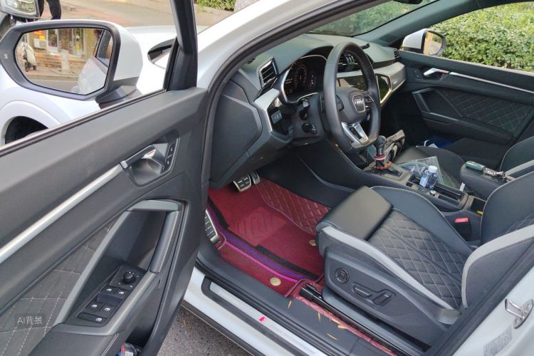 Audi Q3 2025 car image #18