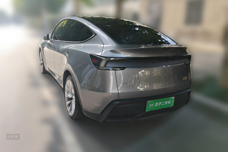 Tesla Model Y 2025 #5 Tesla Model Y 2025 car image #5