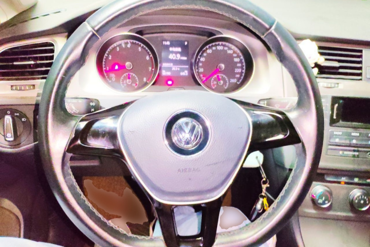 Volkswagen Golf 2015 car image #11