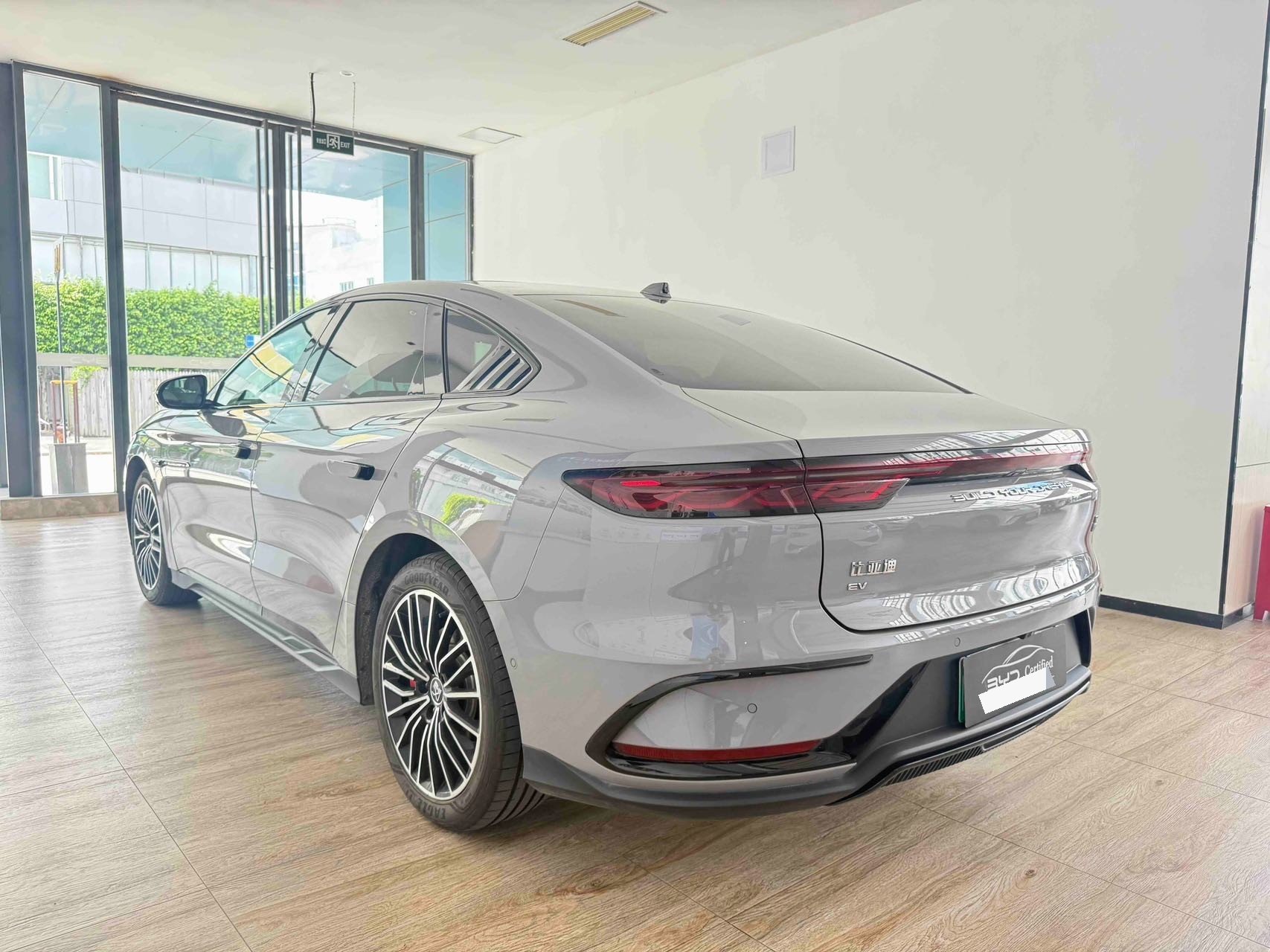 BYD Han 2025 car image #7