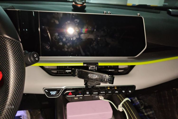 GEELY Coolray 2023 immagine di auto #15