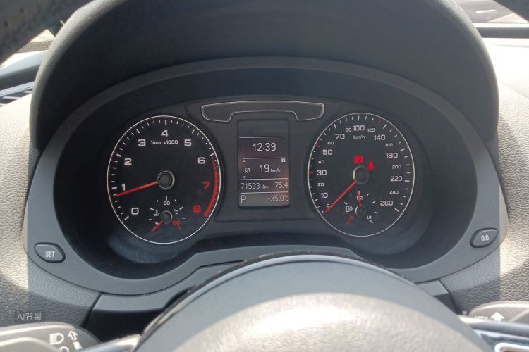 Audi Q3 2017 immagine di auto #13