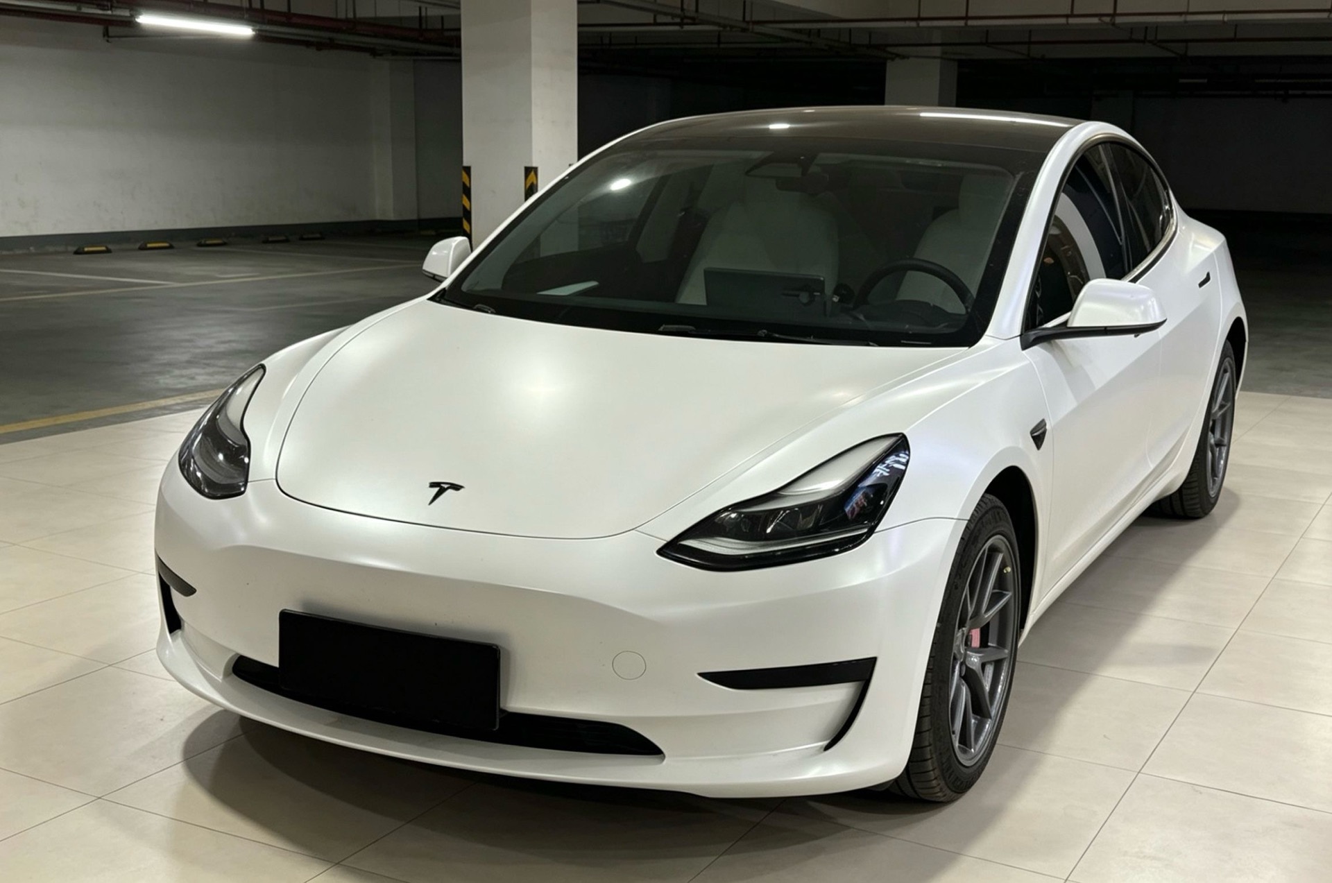 Tesla Model 3 2022 car image 