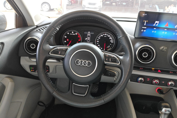 Audi A3 2016 car image #19