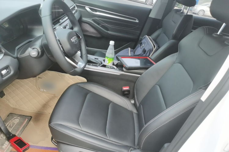 GEELY Emgrand 2024 car image #15