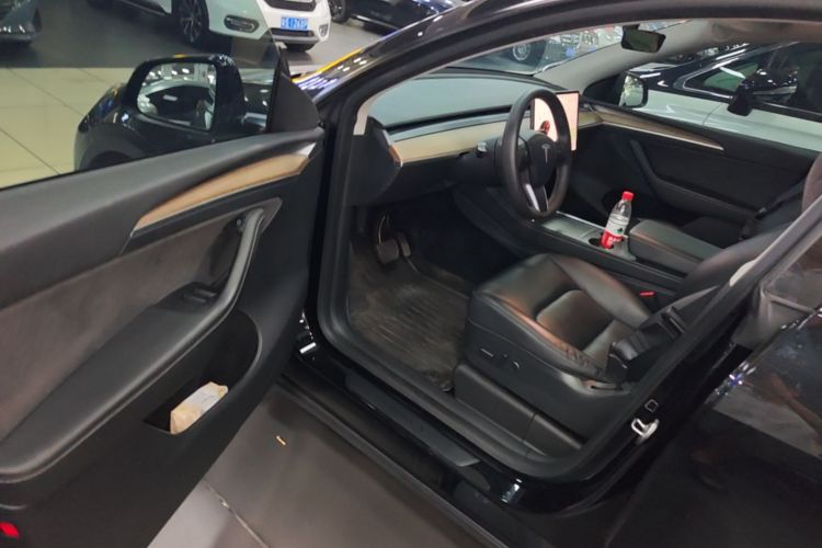 Tesla Model Y 2021 #16 Tesla Model Y 2021 immagine di auto #16