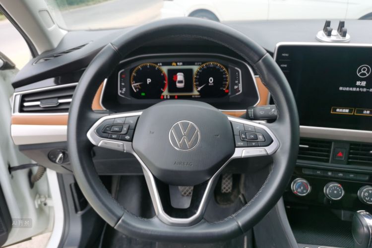 Volkswagen Bora 2023 car image #12