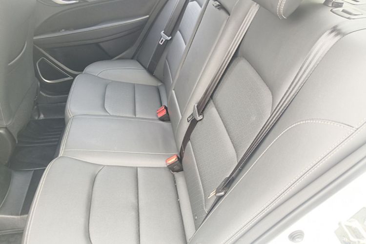GEELY Emgrand 2021 car image #17