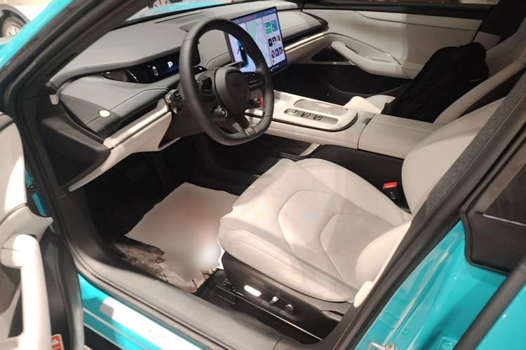 MI SU7 2024 car image #15