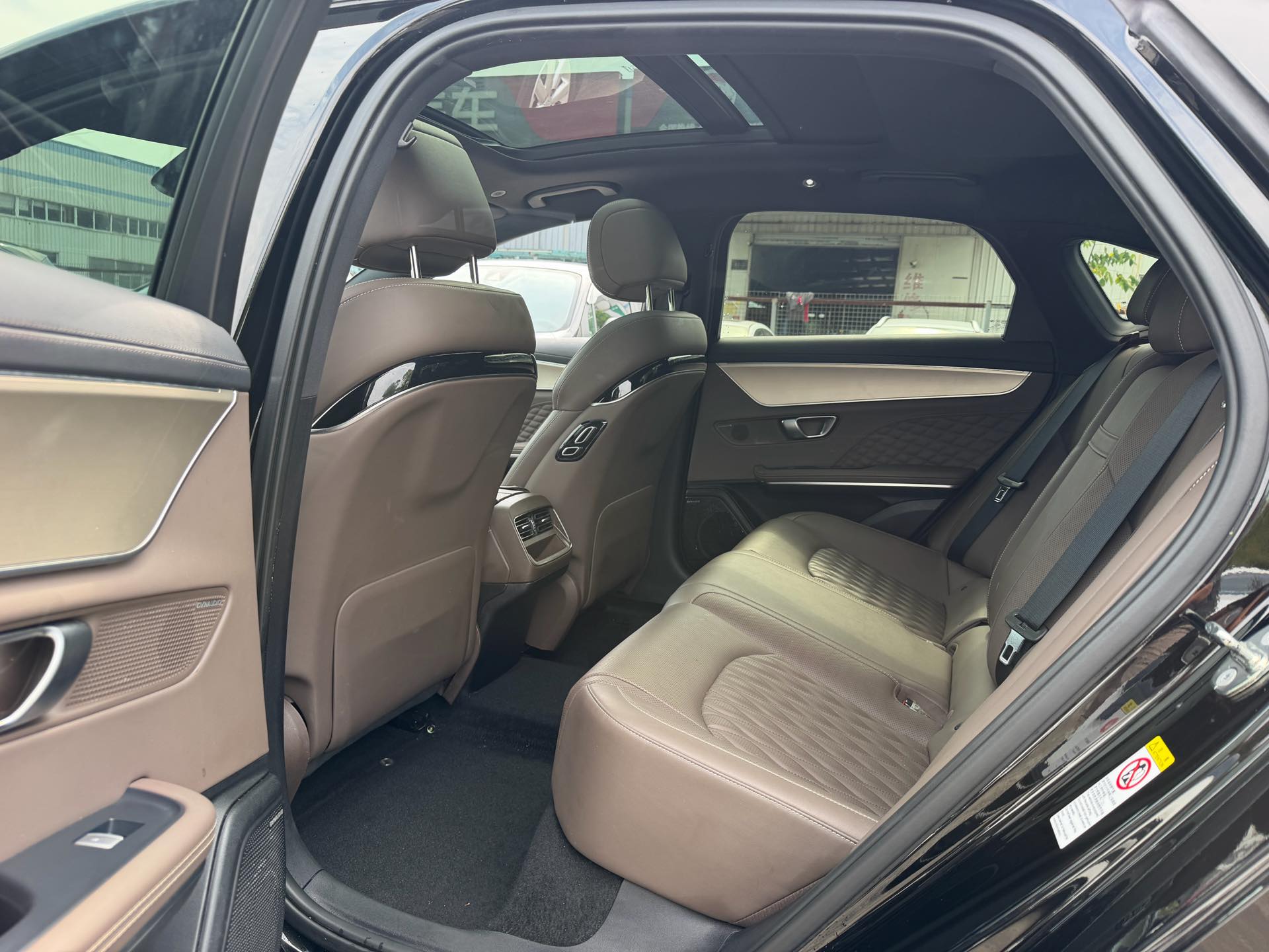 BYD Han 2023 car image #7