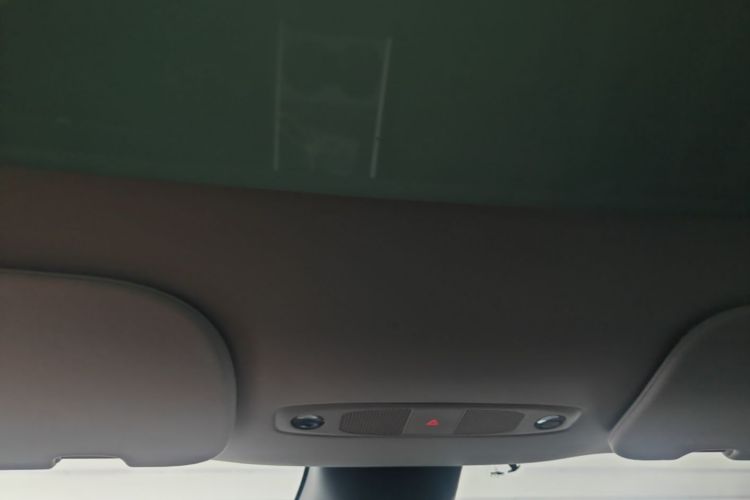 Tesla Model Y 2023 #18 Tesla Model Y 2023 car image #18