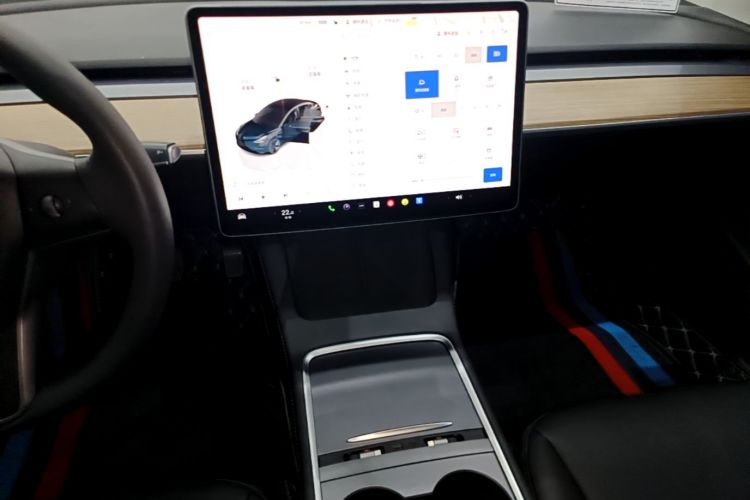 Tesla Model 3 2023 car image #17