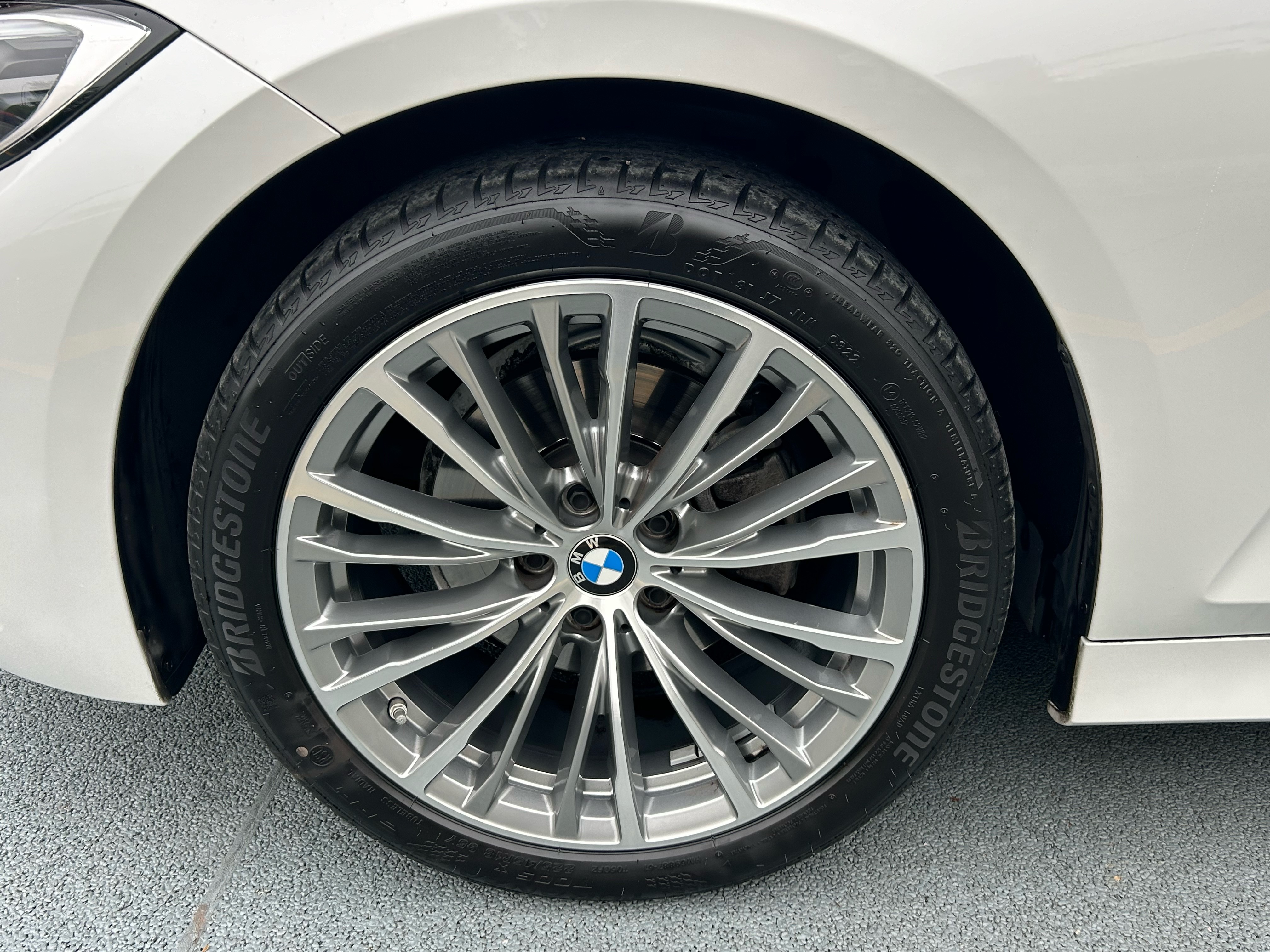 BMW 3 Series 2022 car image #13