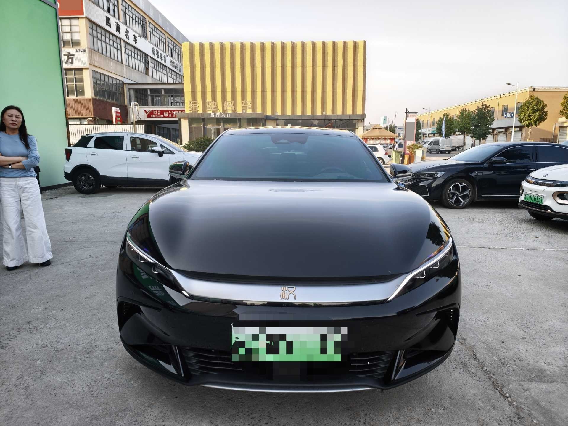 BYD Han 2025 car image #2
