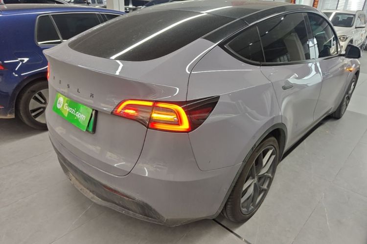 Tesla Model Y 2022 #5 Tesla Model Y 2022 car image #5