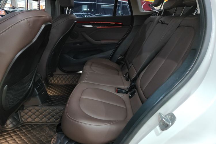 BMW X1 2020 car image #13