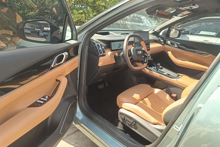 GEELY Boyue L 2026 car image #16