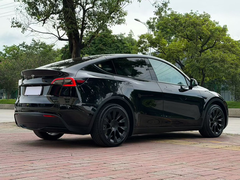Tesla Model Y 2022 #4 Tesla Model Y 2022 car image #4