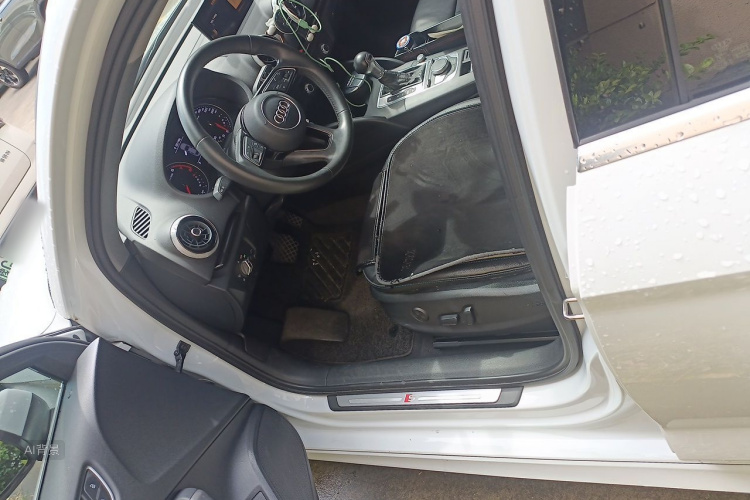 Audi A3 2017 car image #17