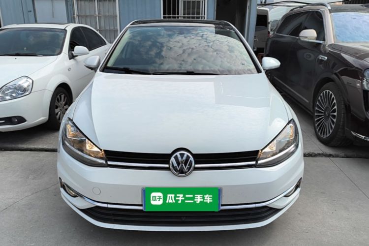 Volkswagen Golf 2019 car image #3