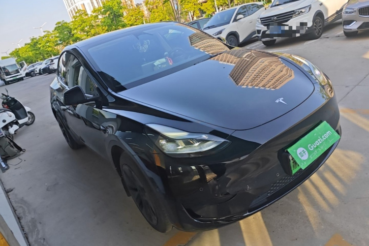 Tesla Model Y 2023 #4 Tesla Model Y 2023 car image #4