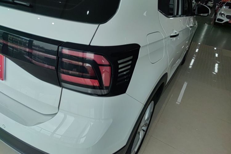 Volkswagen T-Cross 2021 изображение автомобиля #8